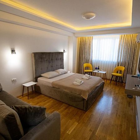 Queens Central Apartments Ohrid Esterno foto