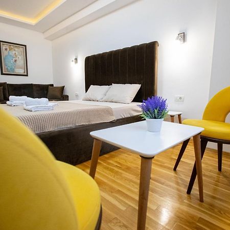 Queens Central Apartments Ohrid Esterno foto