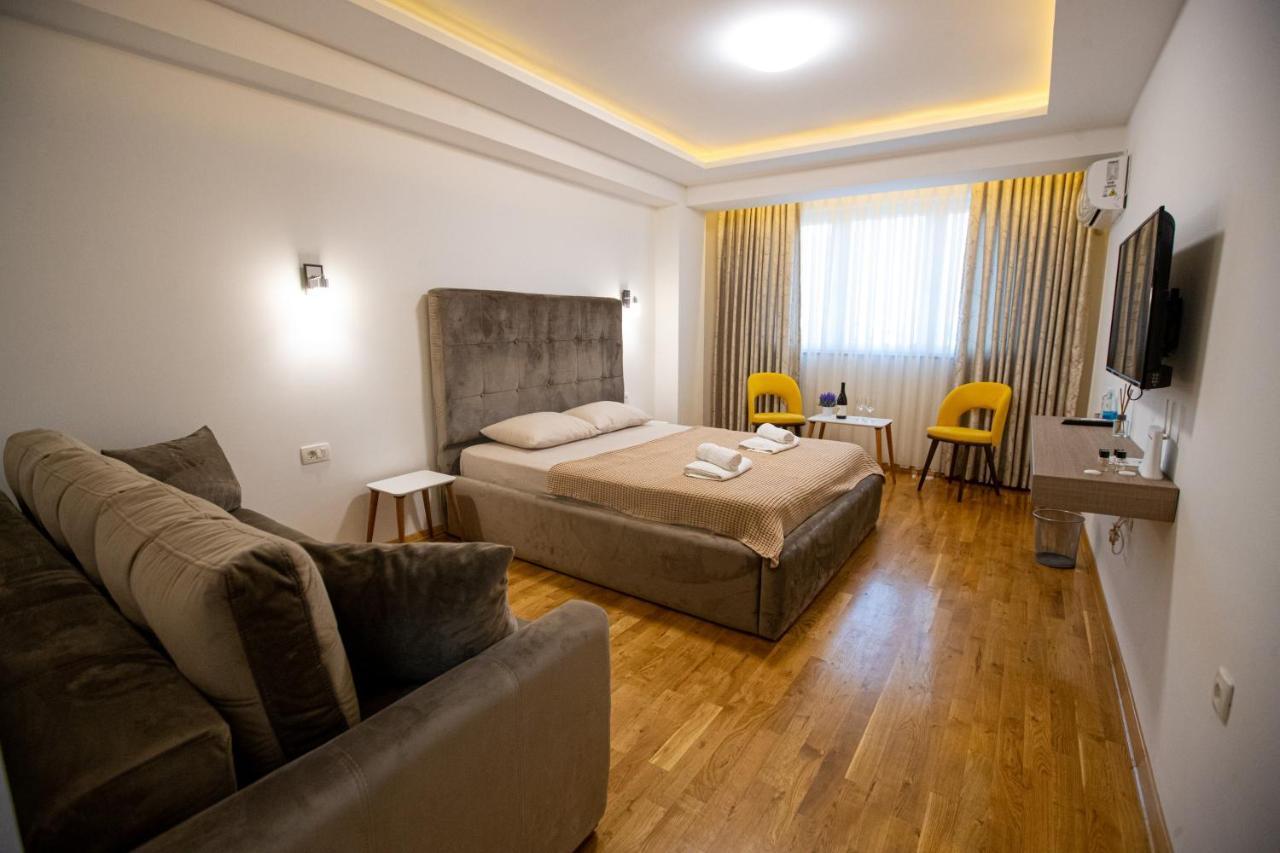Queens Central Apartments Ohrid Esterno foto