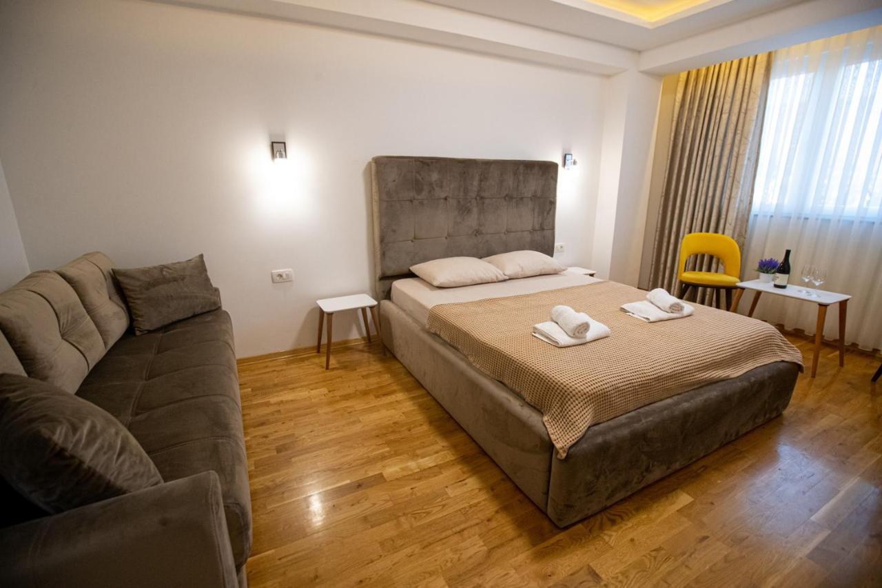 Queens Central Apartments Ohrid Esterno foto