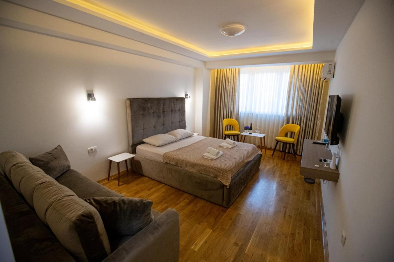 Queens Central Apartments Ohrid Esterno foto