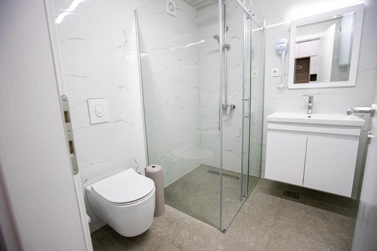 Queens Central Apartments Ohrid Esterno foto