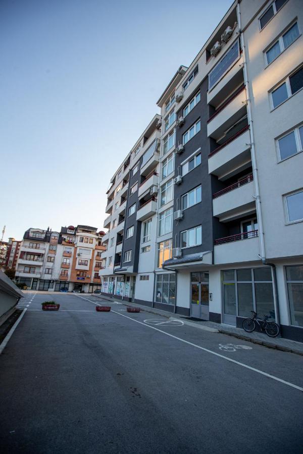 Queens Central Apartments Ohrid Esterno foto