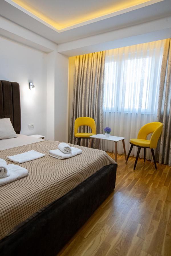 Queens Central Apartments Ohrid Esterno foto