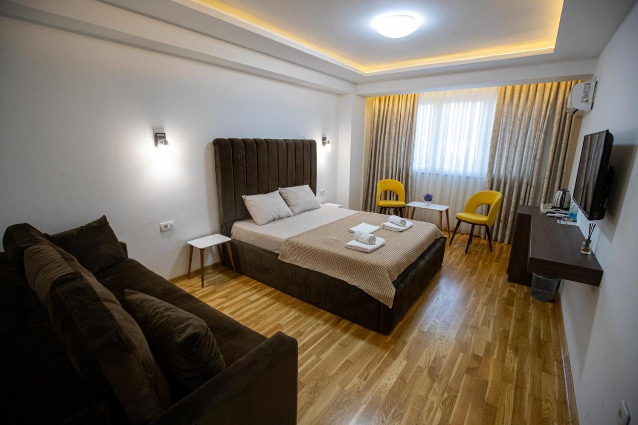 Queens Central Apartments Ohrid Esterno foto