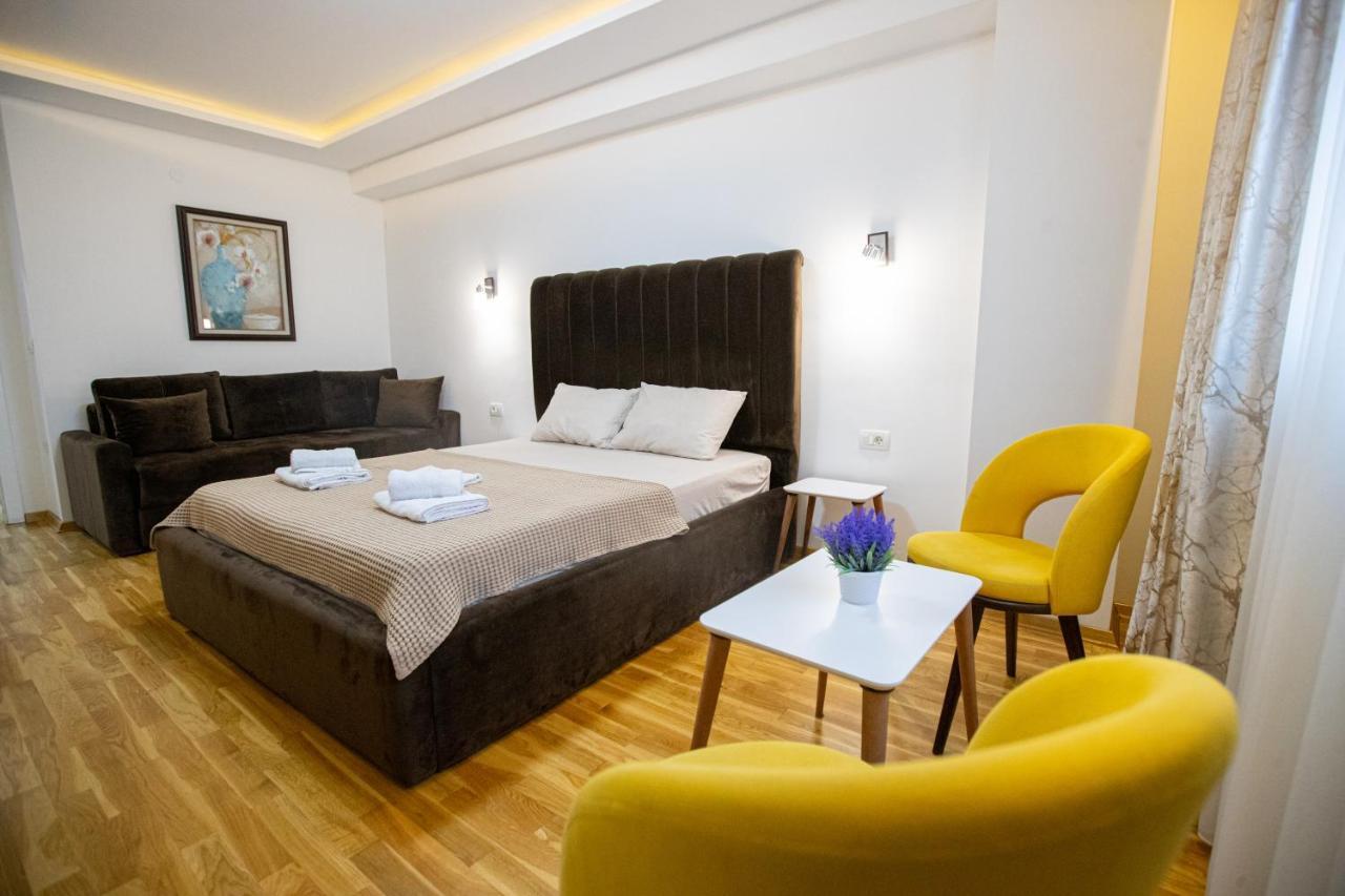Queens Central Apartments Ohrid Esterno foto